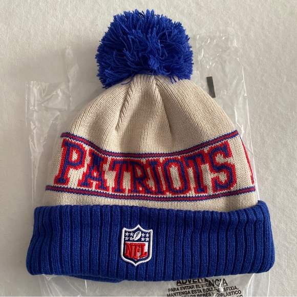 2023 New England Patriots Historic On Field Sideline New Era Pom Beanie RETRO - Picture 2 of 3